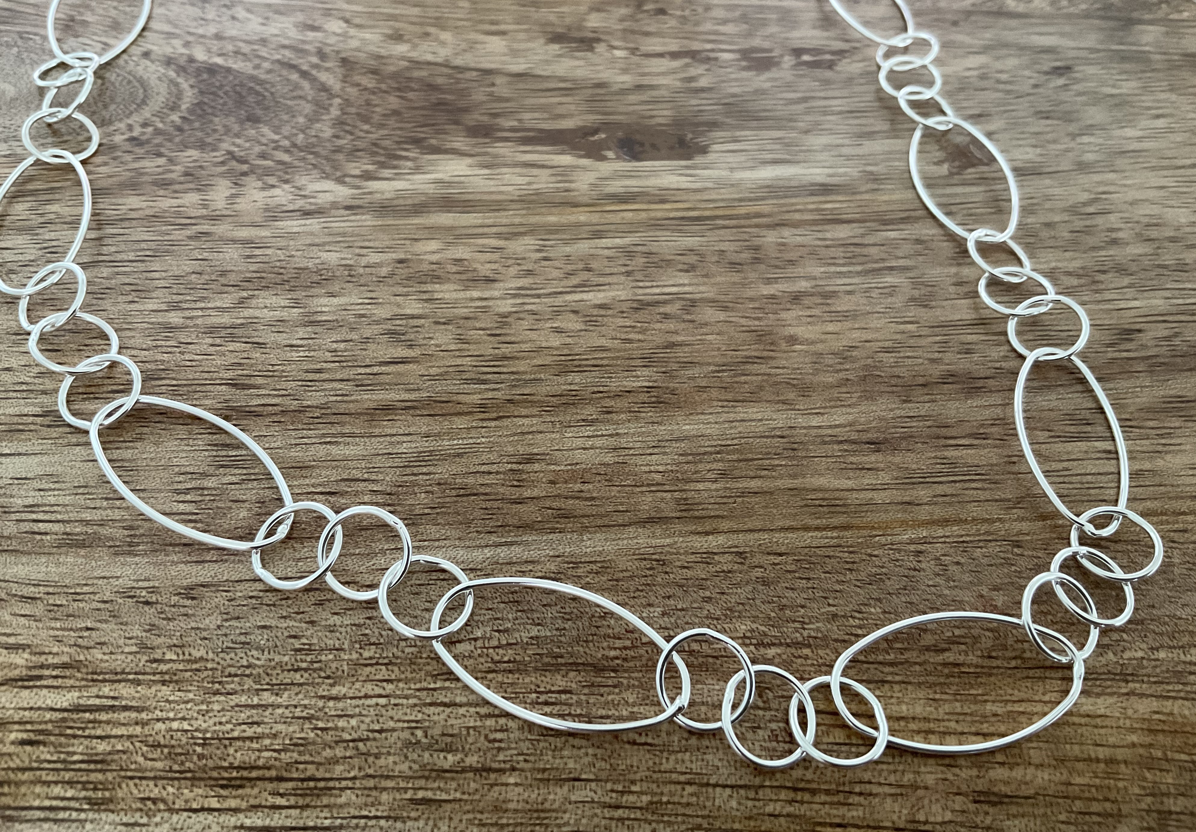 Oval & Circle Interlocking Necklace - Click Image to Close